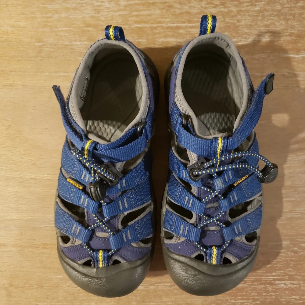 Keen Kids Navy Waterproof Adventure Sandals (SZ 3)